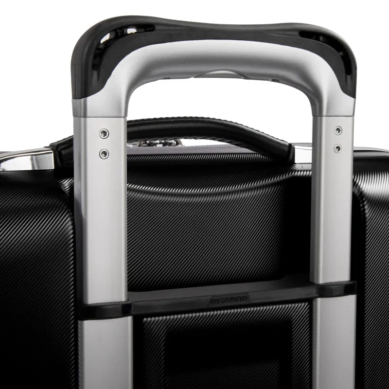 Ricardo Checked<Rodeo Drive 2.0 Hardside Medium Check-In Expandable Spinner Black