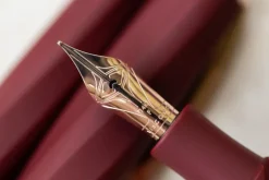Visconti Fountain<Divina Matte Bordeaux Fountain Pen | Altman Luggage
